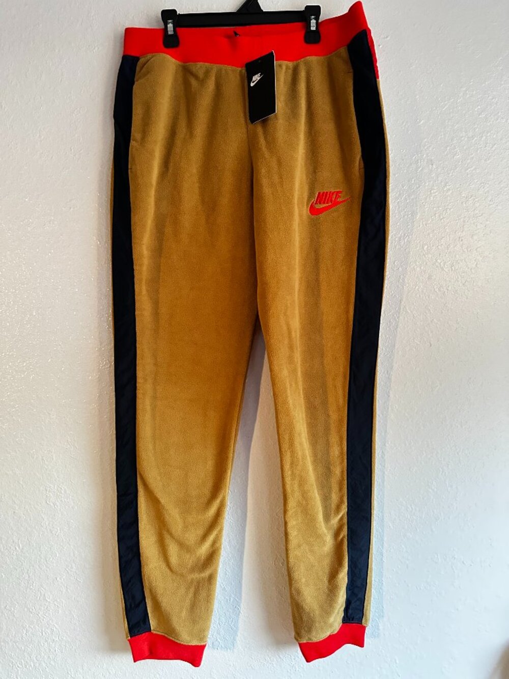 Nike Sportswear Polar Fleece Colorblock Joggers — Size M, NWT